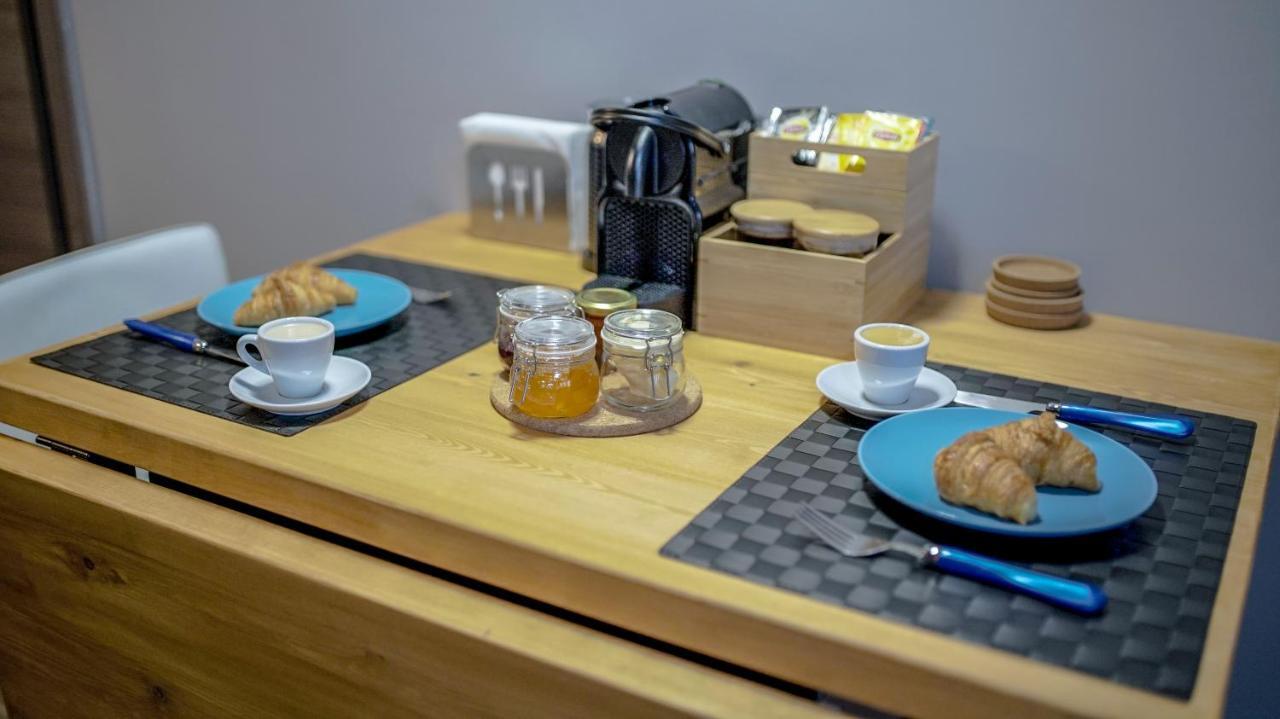 D16 Athens Apartment - 5' Mins To Petralona Metro エクステリア 写真